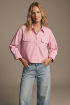 Q2 Chemise raccourcie en tissu oxford rose avec poches poitrine