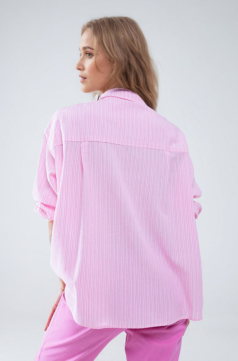 Chemise relaxée à fines rayures rose 