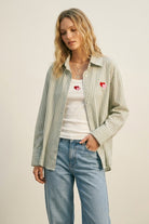 Q2 Ensemble de t-shirt et chemise en coton vert rayé avec cœur brodé 2 pièces