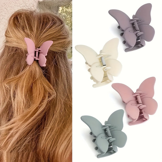 Sublimez votre coiffure avec ces pinces à cheveux papillons! Le lot de deux vous permet de créer des looks uniques et élégants. &nbsp;Faites-vous plaisir avec ces pinces à cheveux polyvalentes!