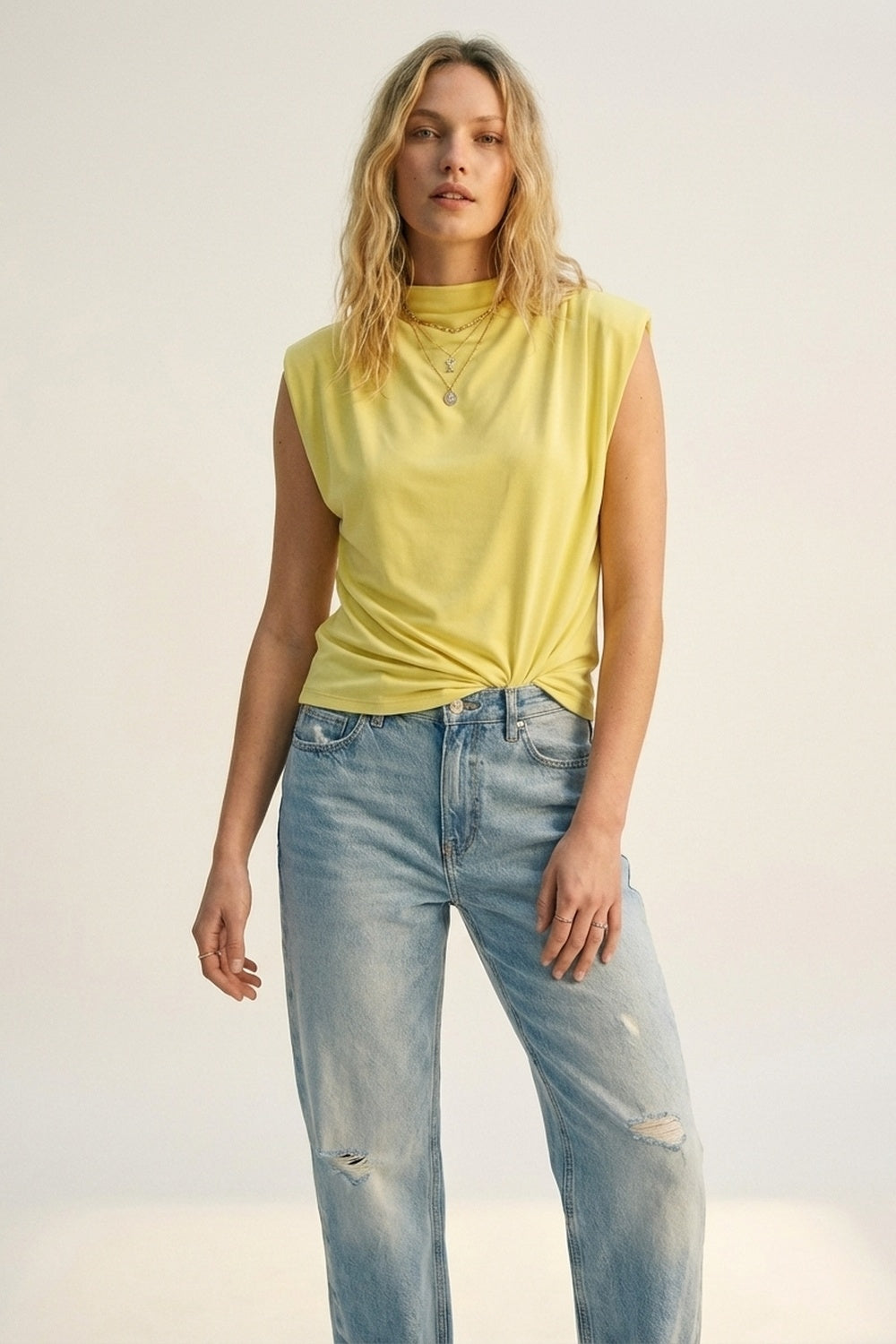 Q2 Haut asymétrique drapé sans manches jaune
