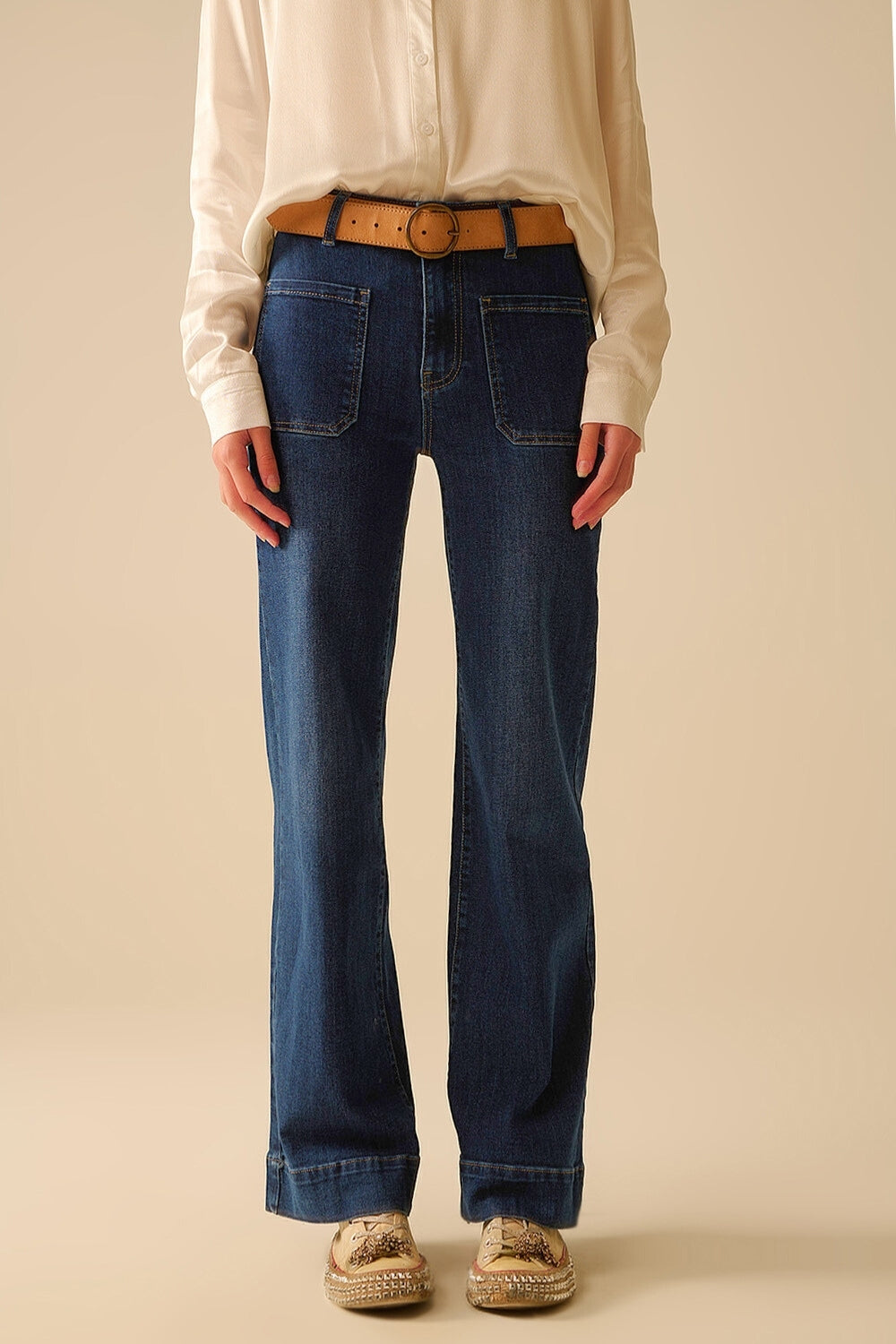 Q2 Jean à coupe large et poches en denim foncé