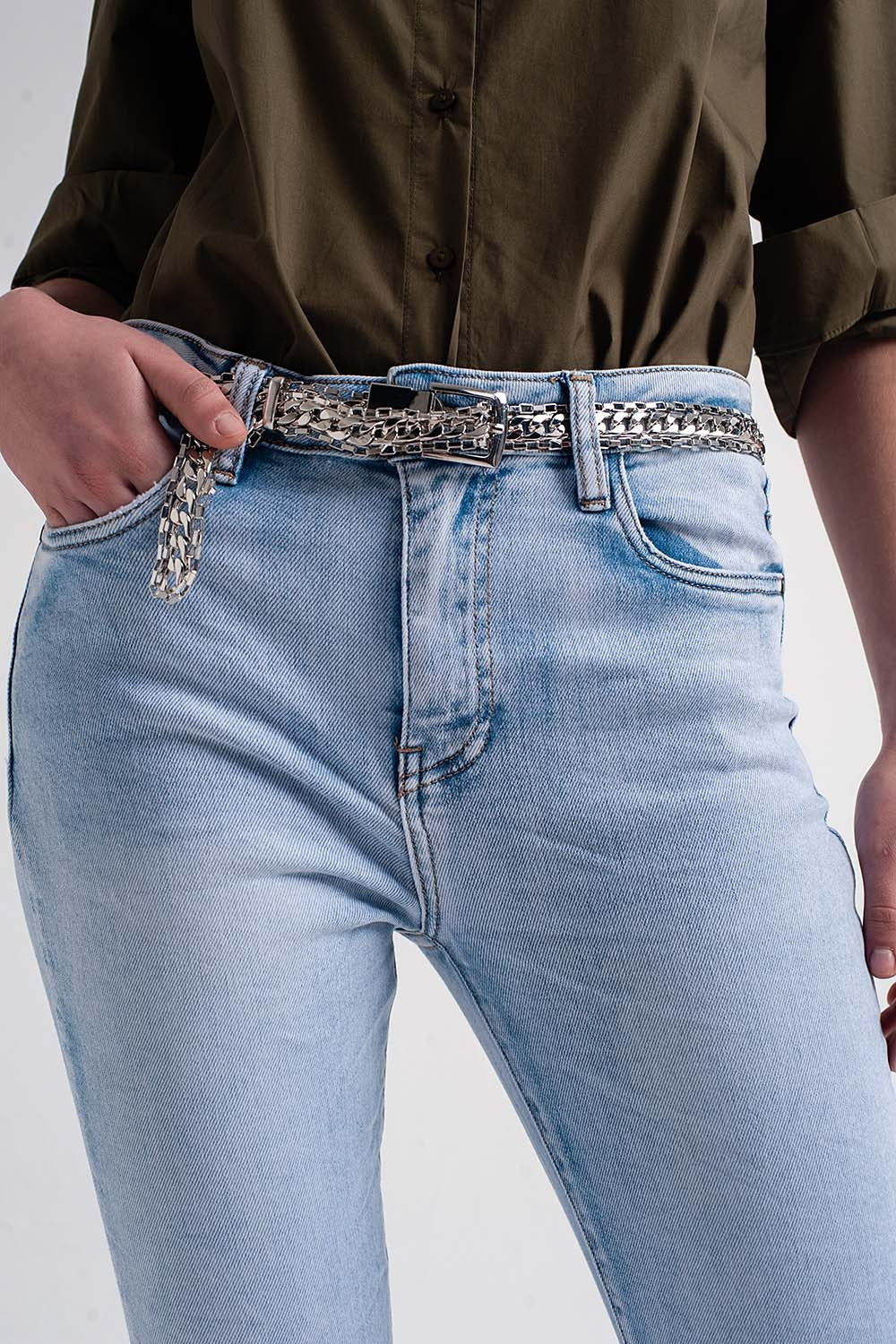 Q2 Jean droit avec chevilles pliées Bleu clair