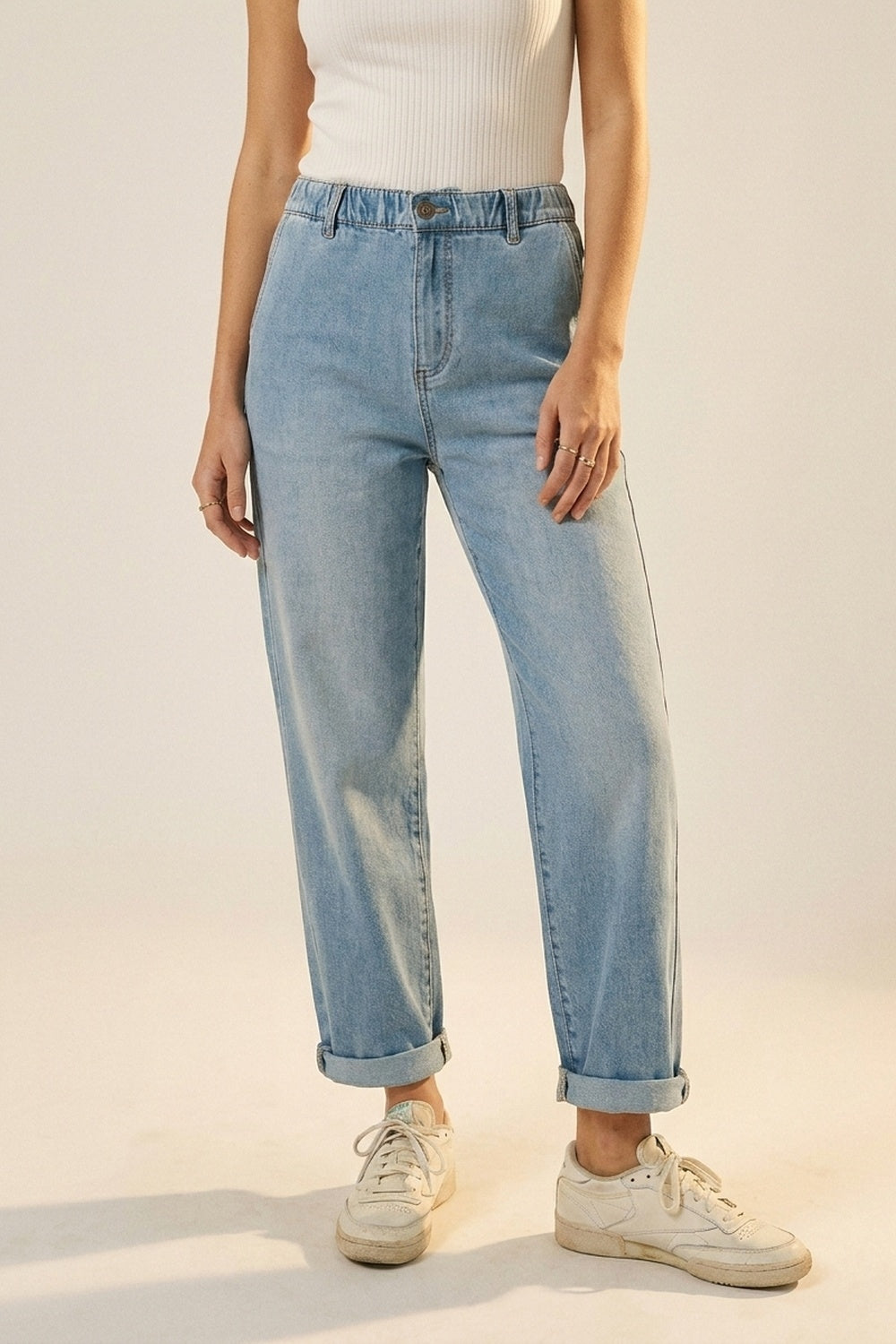 Q2 Jean en denim à taille élastique coupe décontractée et délavage clair