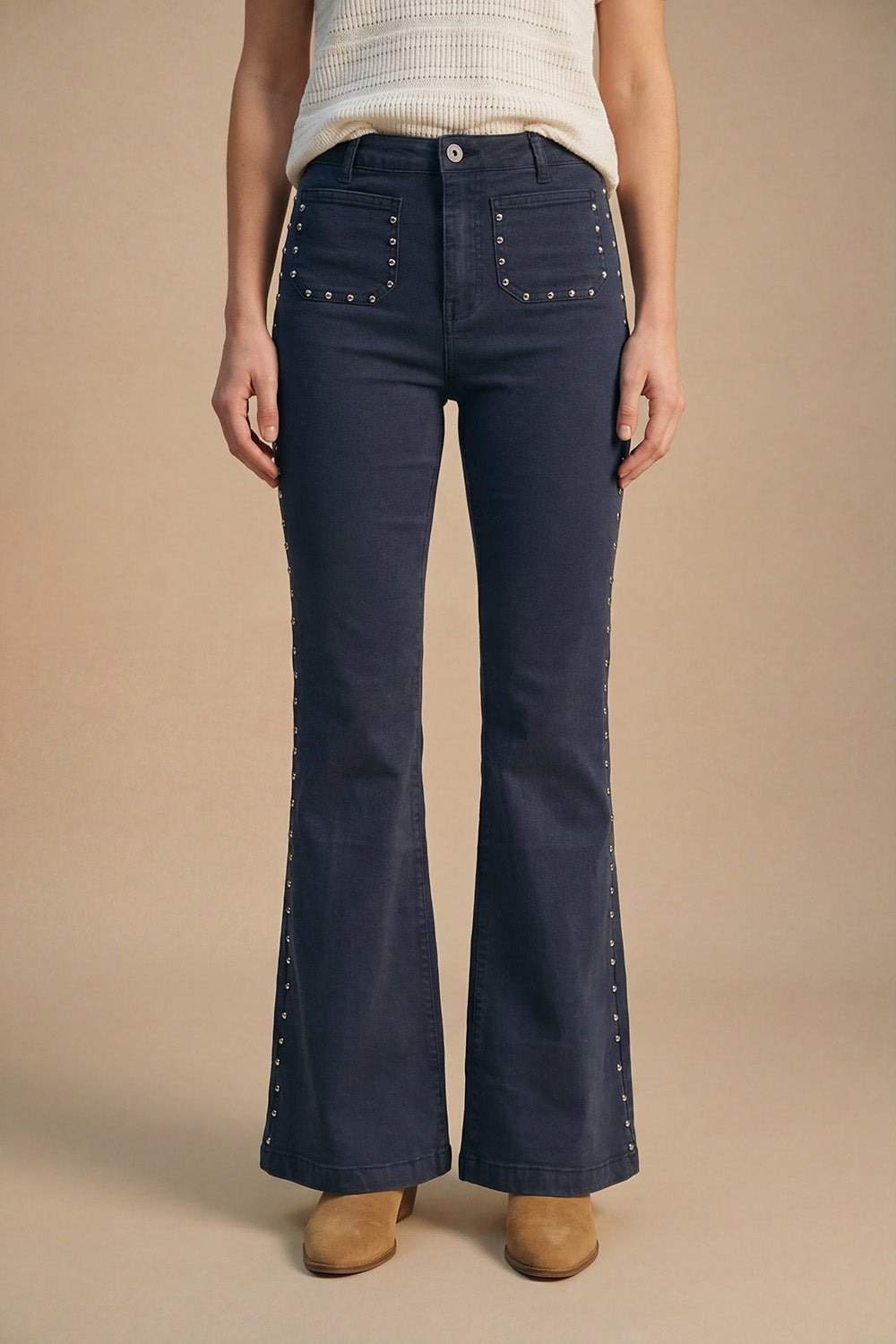 Q2 Jean évasé à taille haute avec clous marine