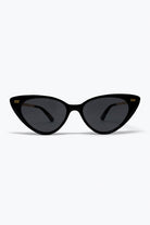 Q2 Lunettes de soleil noires à monture brillante et détails dorés en œil de chat