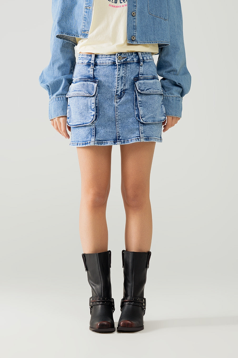 Q2 mini-jupe mi-lavée avec poches cargo