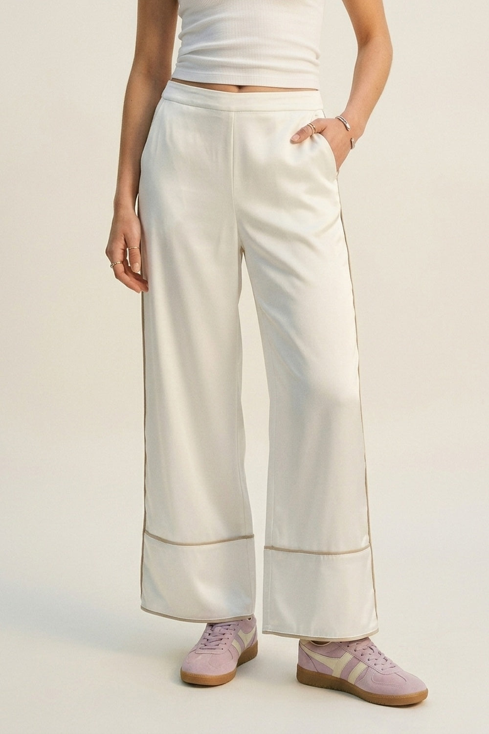 Q2 Pantalon kimono à jambes larges en satin ivoire