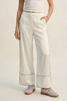 Q2 Pantalon kimono à jambes larges en satin ivoire