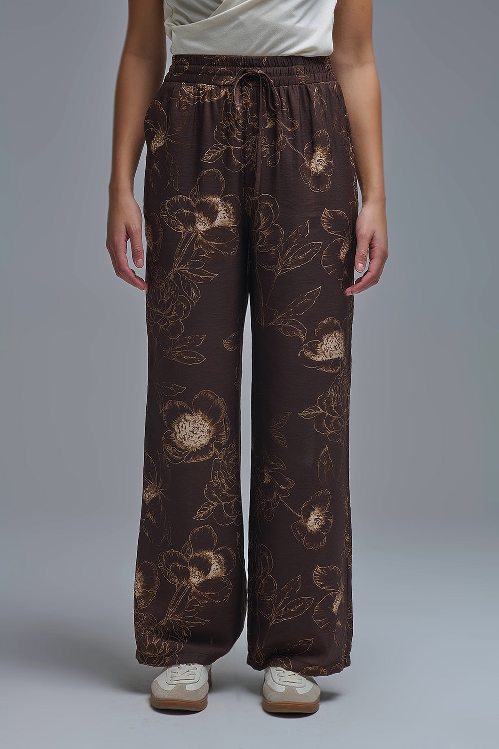 Q2 Pantalon léger marron à imprimé floral automnal