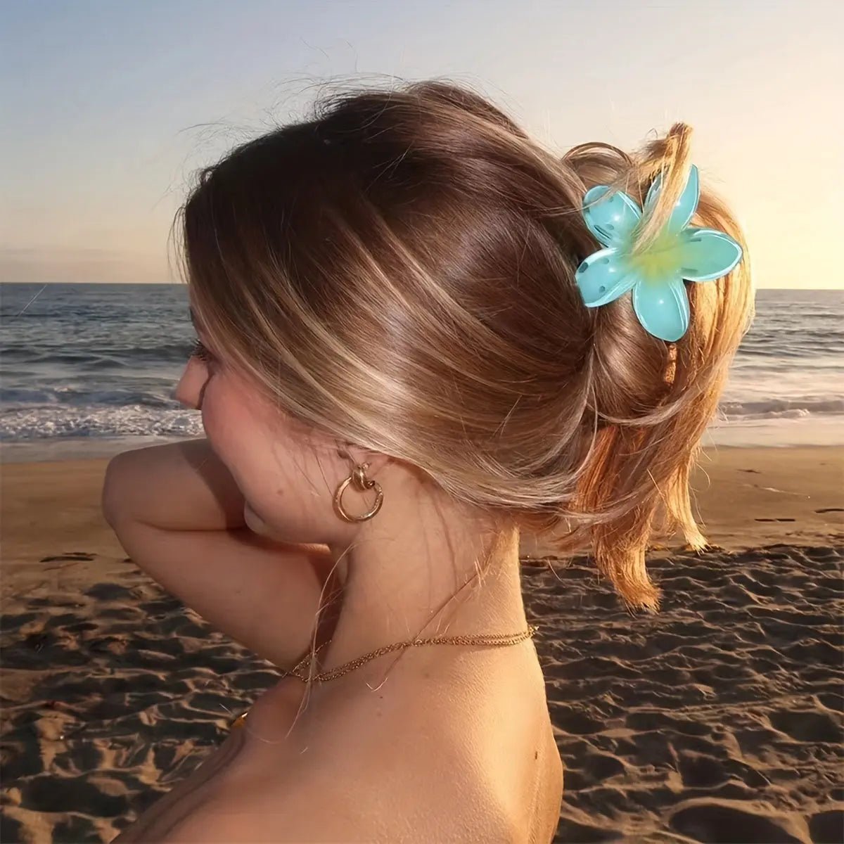 Pince à Cheveux Fleur de Frangipanier – L’Élégance Exotique à Portée de Main - La boutique de Nannye