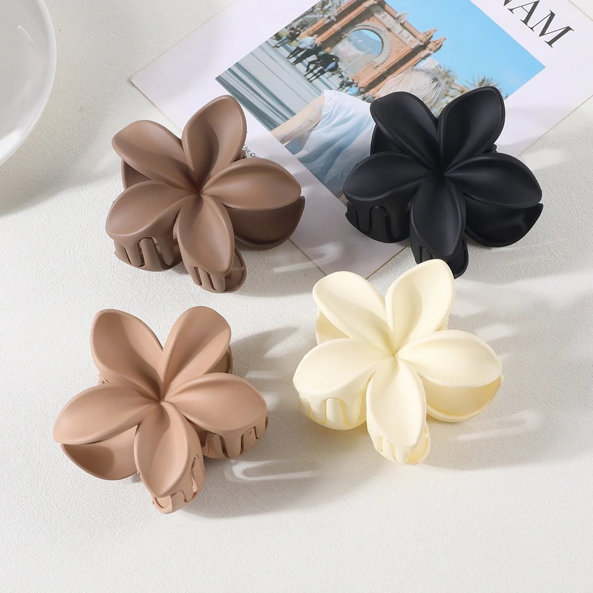 Pince Crabe Fleur de Tiare – Élégance Hivernale - La boutique de Nannye