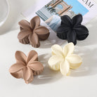 Pince Crabe Fleur de Tiare – Élégance Hivernale - La boutique de Nannye