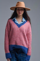 Q2 Pull en tricot rayé fuchsia avec détails bleus