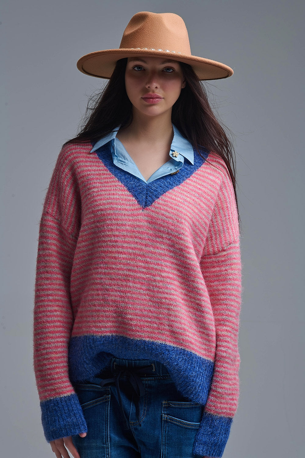 Q2 Pull en tricot rayé fuchsia avec détails bleus