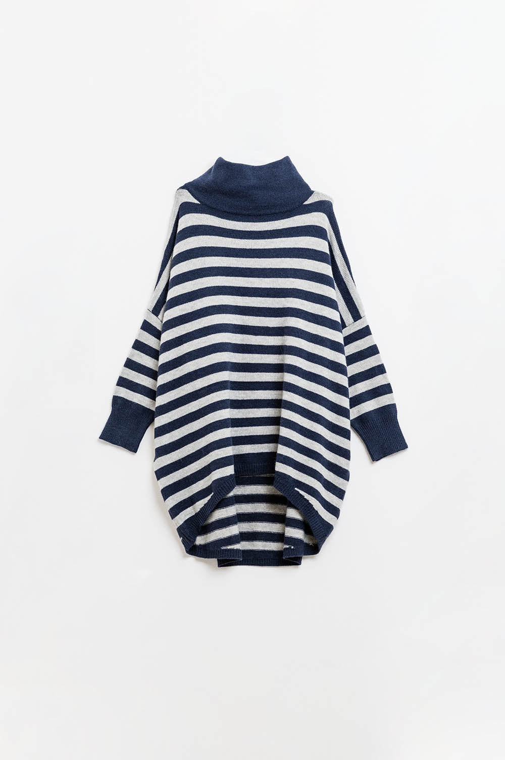 Pull oversize à col montant avec ailes de chauve-souris et rayures en bleu marine et gris