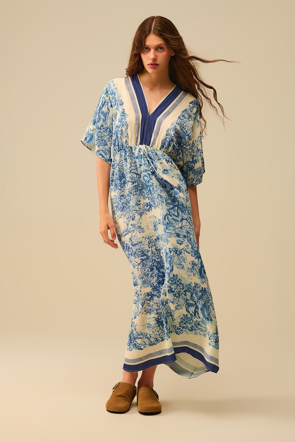 Q2 Robe fluide à col en V avec imprimé Toile de Jouy