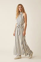 Q2 Robe longue en satin à rayures avec dos nu et ceinture à nouer