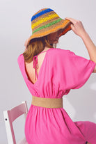 Q2 robe longue et cintree a la taille rose