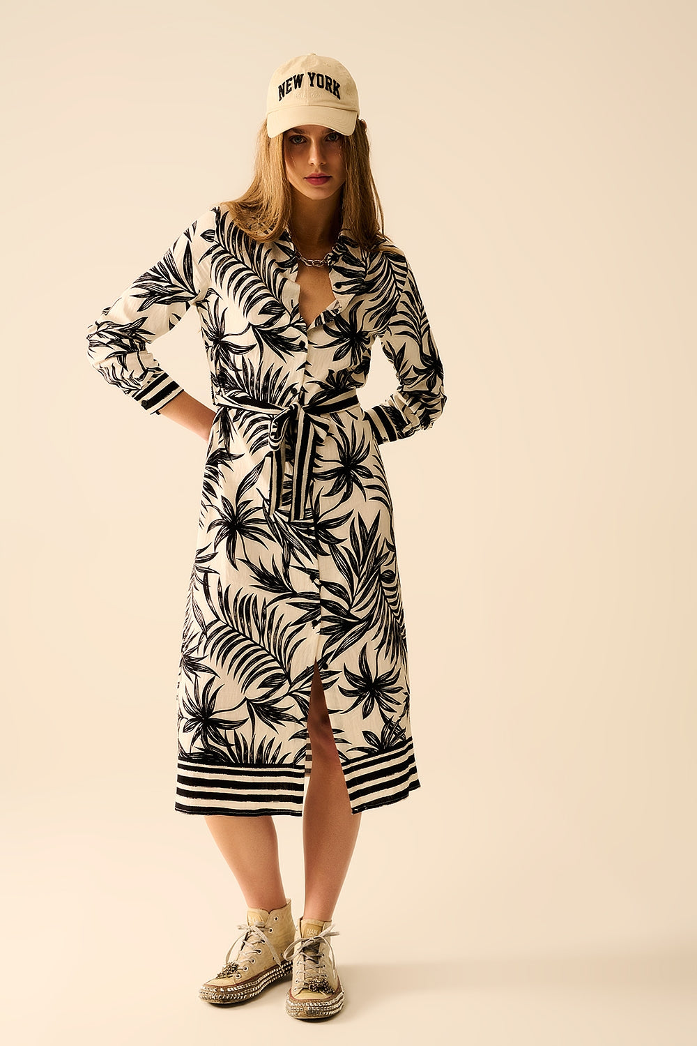 Q2 Robe Midi à Manches Longues à Motif Tropical en Noir et Blanc