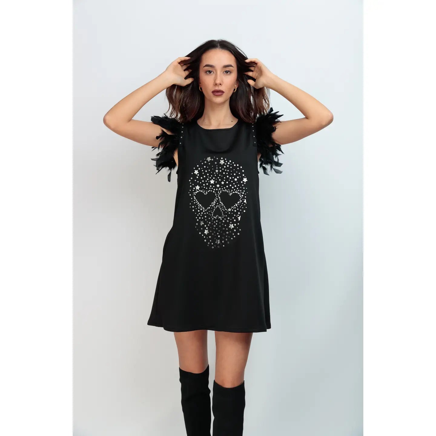 Robe Plumes Skull Brilli : Une Fusion Glamour et Rebellion - La boutique de Nannye