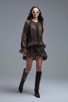 Q2 Robe romantique en mousseline de soie marron à taille tombante