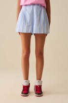 Q2 Short bleu et blanc avec poches latérales