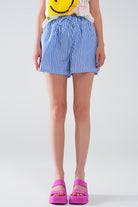 Q2 Short bleu rayé avec taille élastique et poches