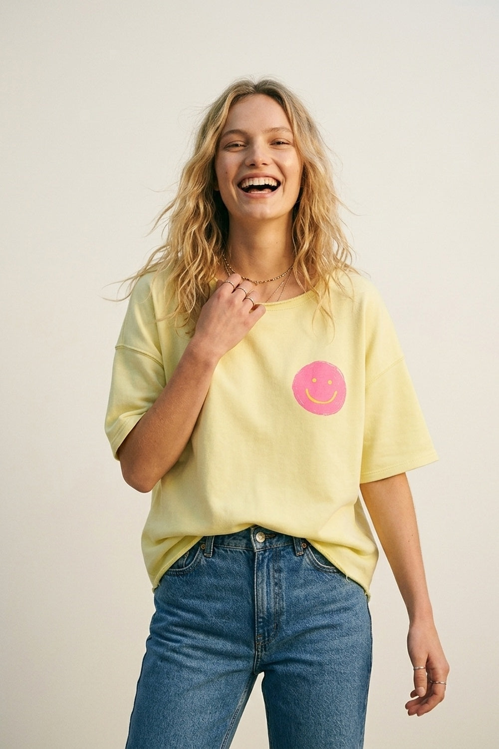 Q2 Sweat-shirt en coton jaune coupe décontractée avec écusson sourire