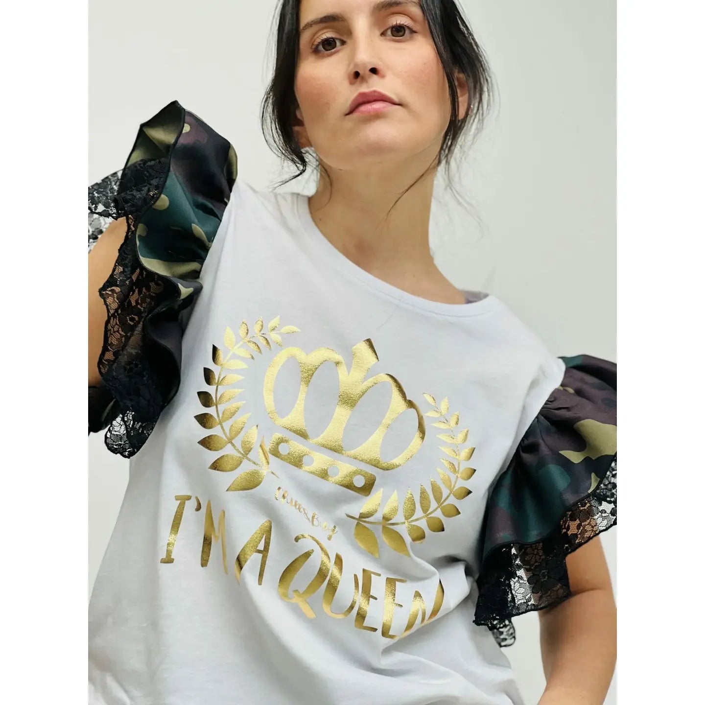 T-shirt à volants "I'm Queen" : confort et distinction au quotidien - La boutique de Nannye