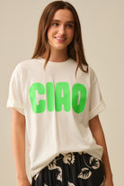 Q2 T-Shirt blanc décontracté CIAO avec lettres vertes