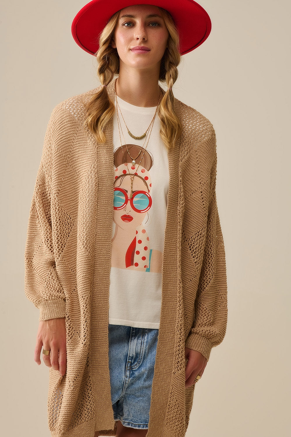 Q2 T-shirt blanc fabriqué en Italie avec un motif de fille vintage