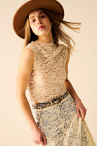 Q2 T-shirt en dentelle romantique avec manches courtes en beige