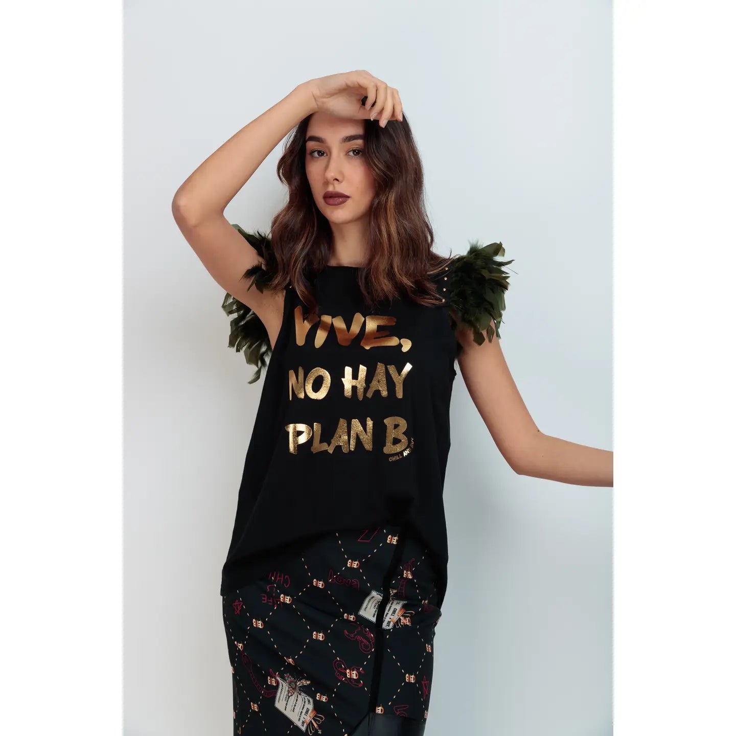 T-shirt Plumes Plan B – L’audace du style avec un message puissant - La boutique de Nannye