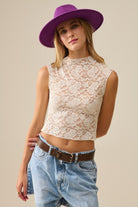 Q2 T-shirt romantique en dentelle sans manches en blanc