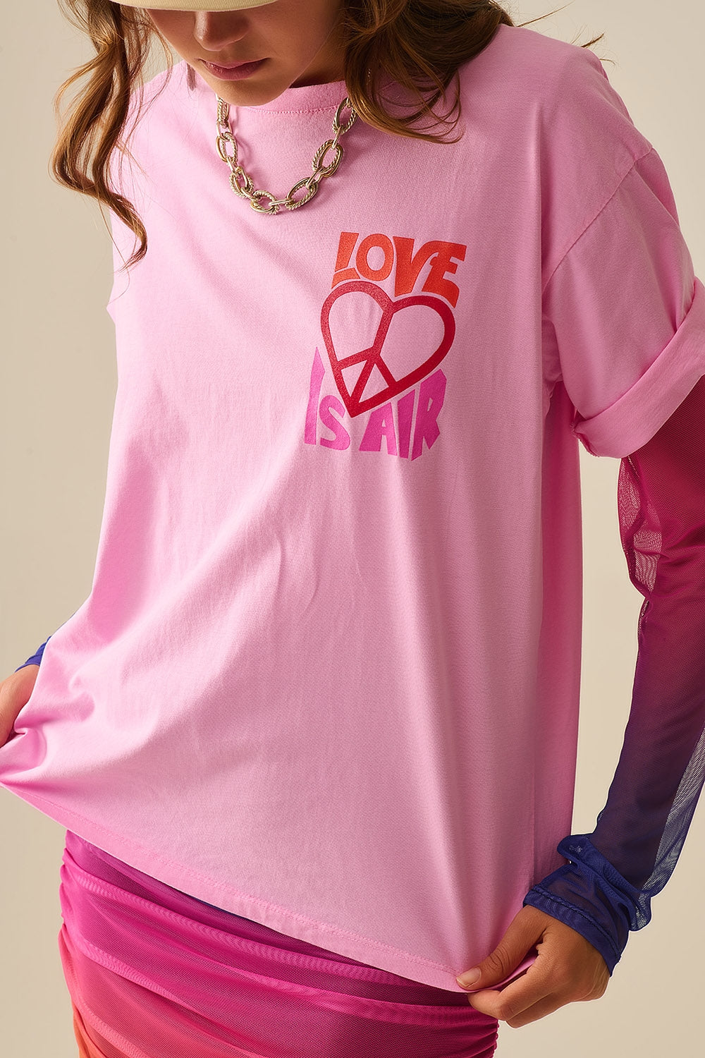 Q2 T-Shirt rose avec le logo Love is Air et Heart with Peace