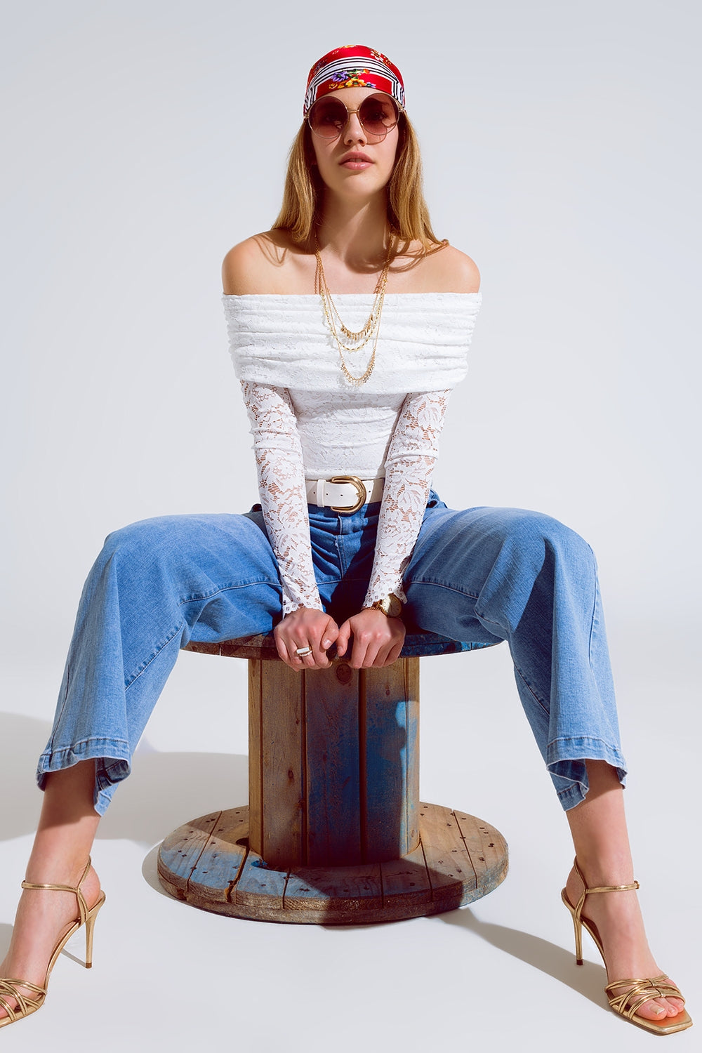 Q2 Top asymétrique bodycon en dentelle blanche