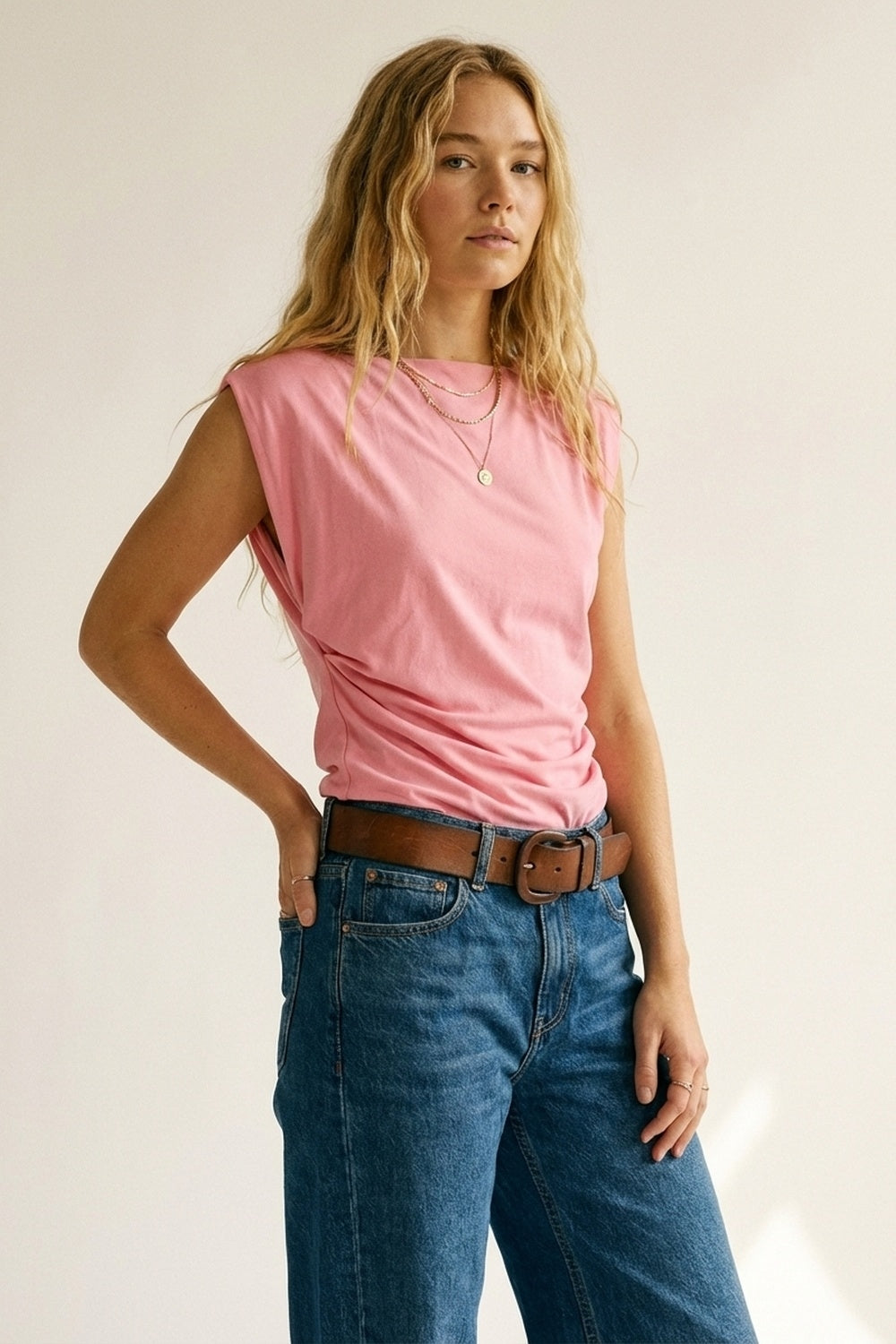 Q2 Top drapé sans manches asymétrique rose pour femmes