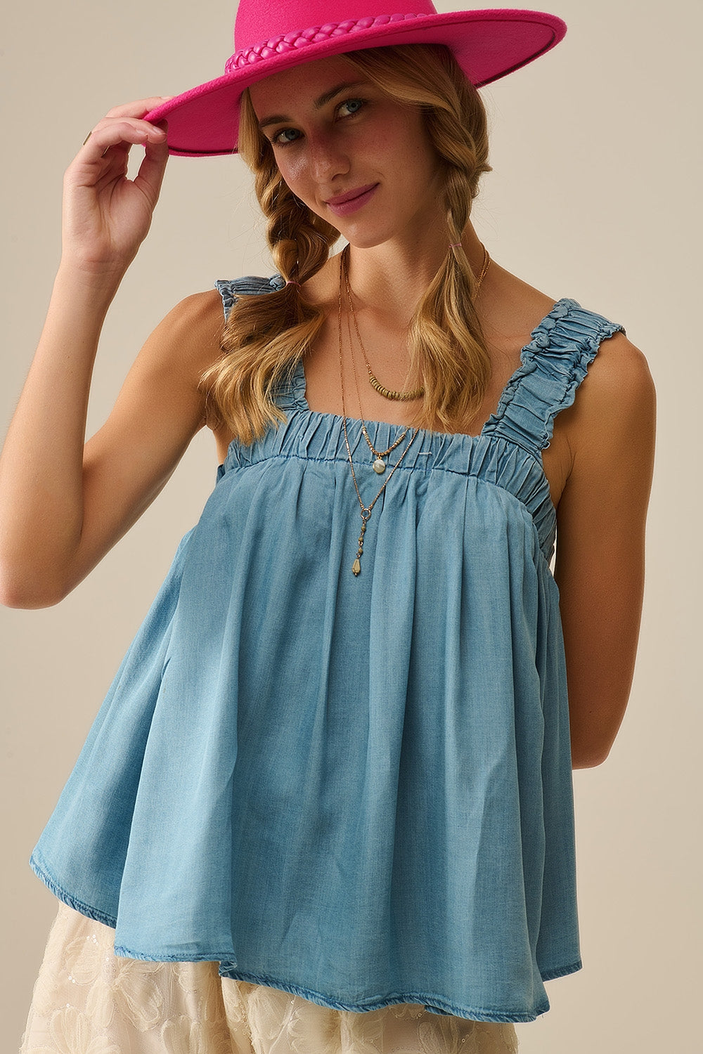 Q2 Top en tissu Tencel avec bretelles froncées en bleu