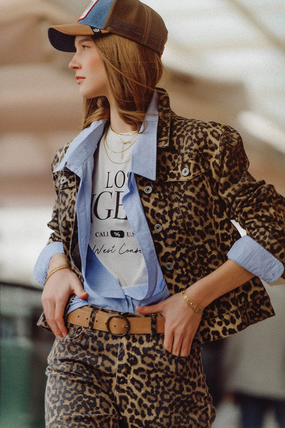 Q2 Veste marron avec imprimé léopard en tissu denim